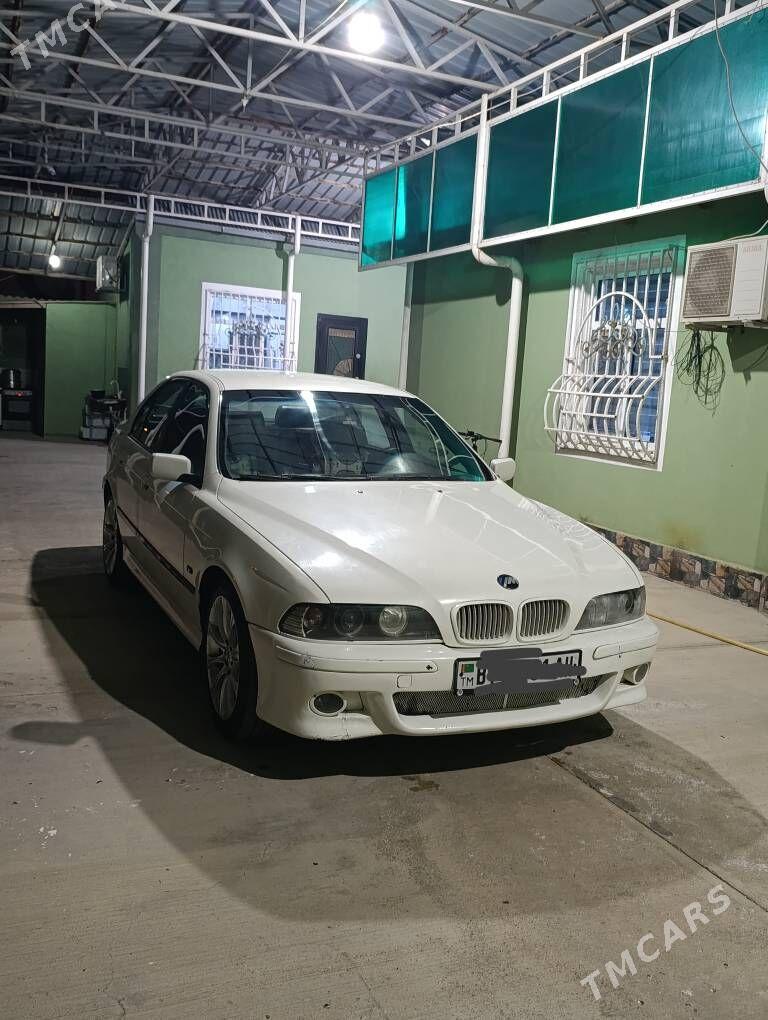 BMW E39 2002