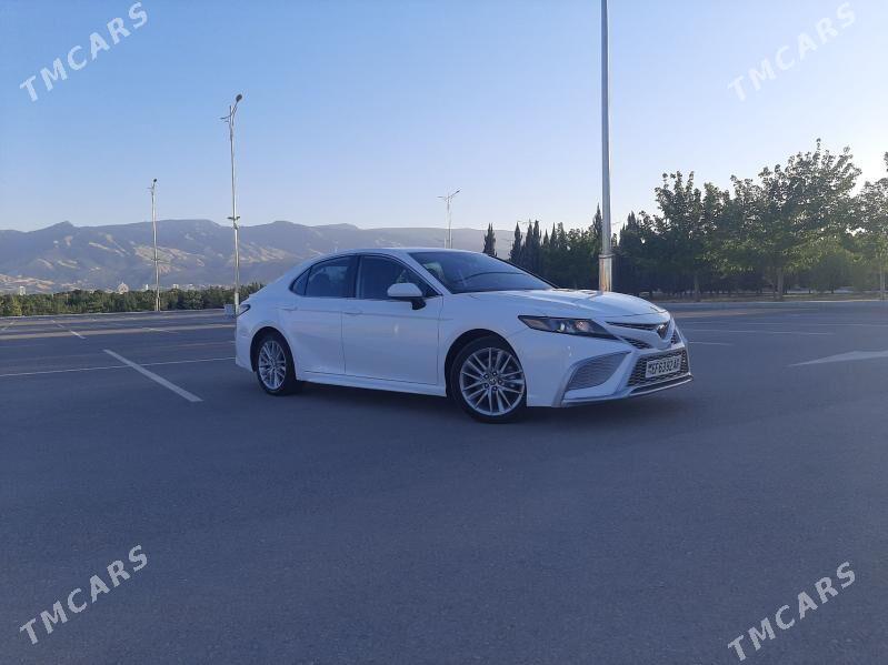 Toyota Camry 2021 - 1