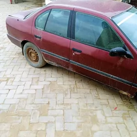 Nissan Sunny 1998
