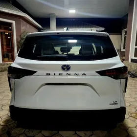 Toyota Sienna 2021