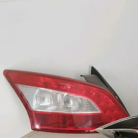Nissan Maxima stop fara