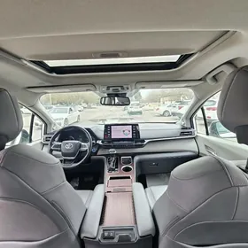 Toyota Sienna 2020