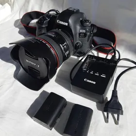 CANON  6D Mark 2