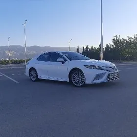 Toyota Camry 2021