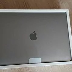 Macbook 💻 alýan