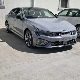 Kia K5 2025