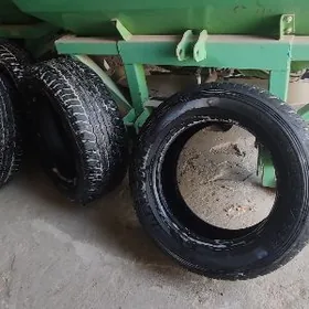 DUNLOP 265/60/18