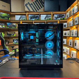 🔹ULTRA 9 / RAM 32 / RTX 5080