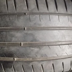 265 40 18 MICHELIN