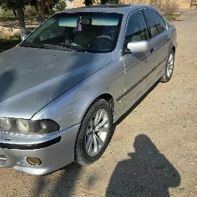 BMW E39 2000