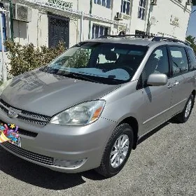 Toyota Sienna 2004