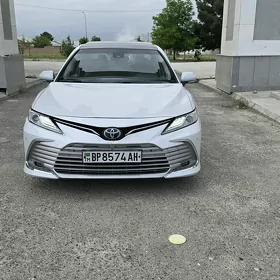 Toyota Camry 2018
