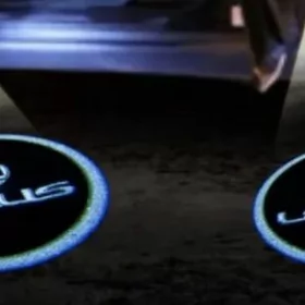 Логотип Lexus-Лексус в двери