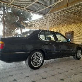 BMW 7 Series 1989