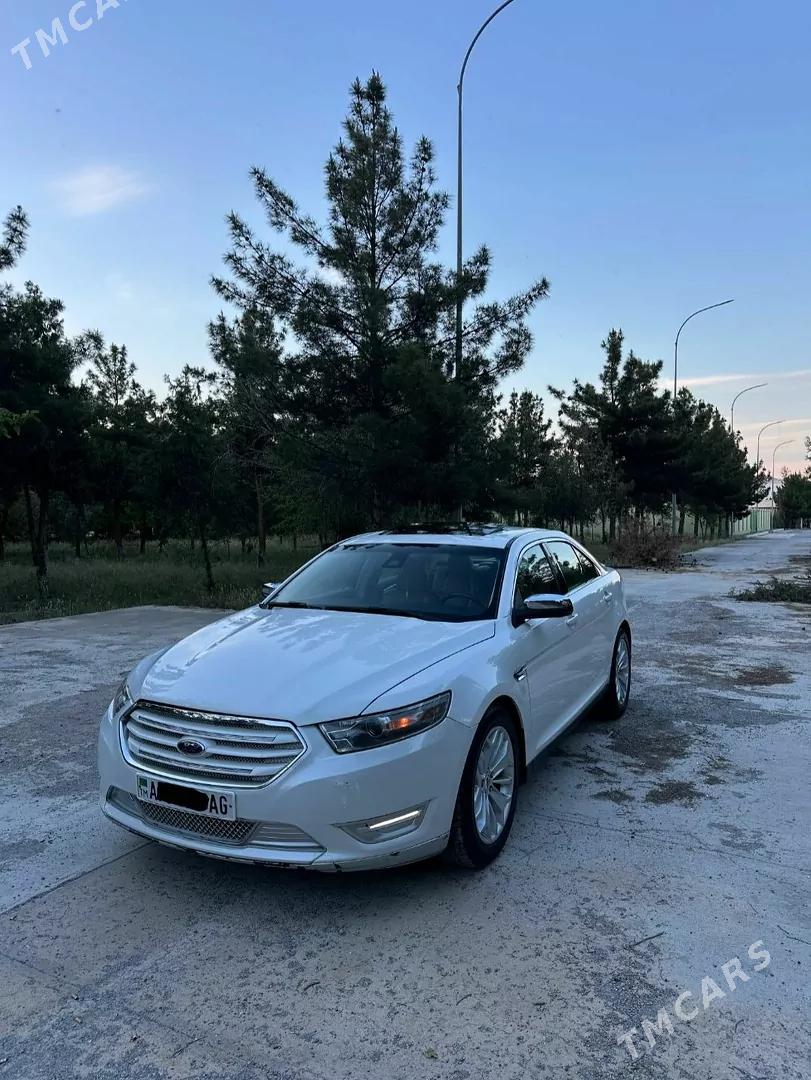 Ford Taurus 2016
