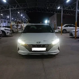 Hyundai Elantra 2022