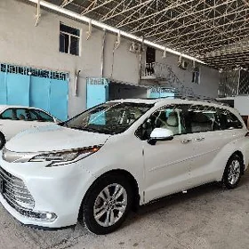 Toyota Sienna 2021