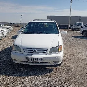 Toyota Sienna 2000