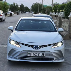 Toyota Camry 2021