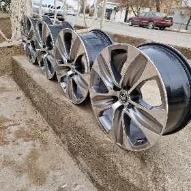 2021 highlander  xle diska