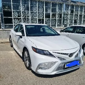 Toyota Camry 2022