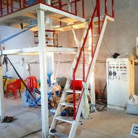 Tayyar işläp duran paket zawod