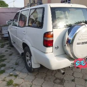 Nissan Terrano 2003