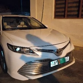 Toyota Camry 2019