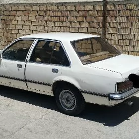 Opel Omega 1986