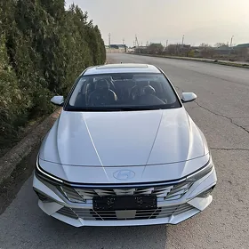 Hyundai Elantra 2025