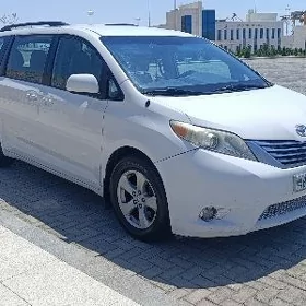 Toyota Sienna 2013