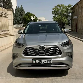 Toyota Highlander 2021