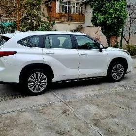 Toyota Highlander 2021