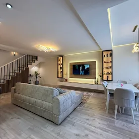 Duplex 2-3 Etaz 92 m2  Lux