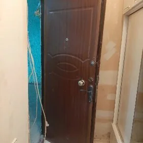 Продам надёжную входную дверь