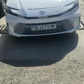 Toyota Camry 2025