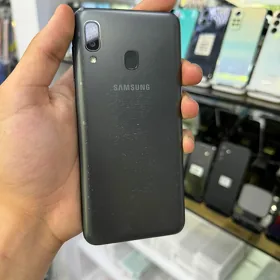 SAMSUNG A20