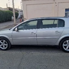 Opel Signum 2004