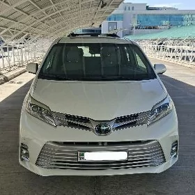 Toyota Sienna 2019