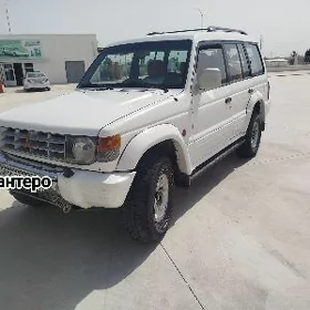 Mitsubishi Montero 1995