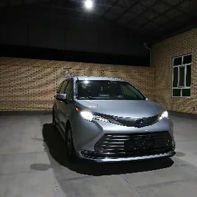 Toyota Sienna 2021