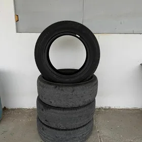 245/ 60 R 18