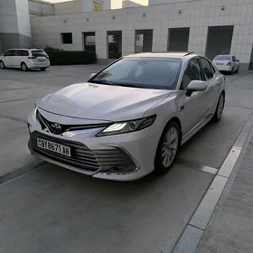 Toyota Camry 2024