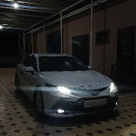 Toyota Camry 2021