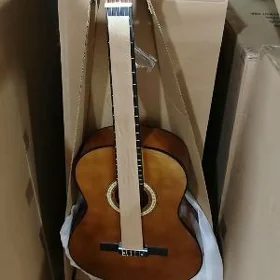 GITARALAR KLASSIK ÇEHOLLAR!