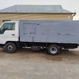 Mitsubishi Canter 1993