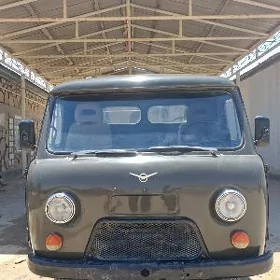 UAZ 452 1985