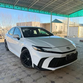 Toyota Camry 2025