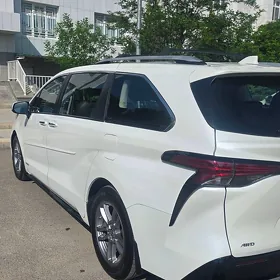 Toyota Sienna 2021