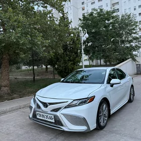 Toyota Camry 2021